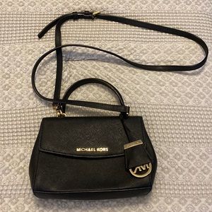 Michael Kors Crossbody Clutch